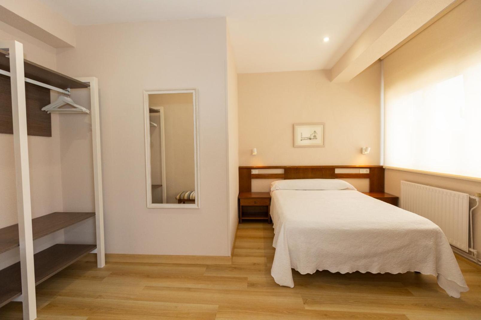 Hotel Ros Mary Ribadeo Εξωτερικό φωτογραφία